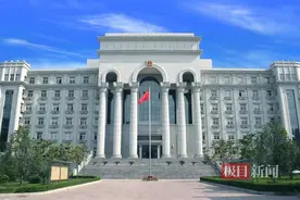 银行副行长为完成业绩帮忙洗钱，犯帮信罪被判两年九个月图片