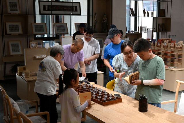 敦煌：开启千年丝路邮驿与现代主题邮局握手