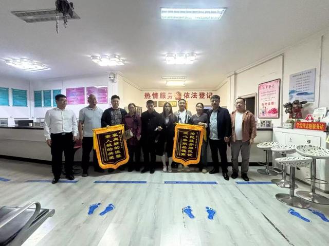 少年失踪9年突然在抖音出现，妈妈：“以为他早就不在了，谢谢你们还我一个儿子！”