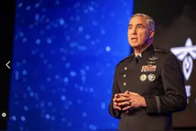 美太空司令部司令公开呼吁在太空部署“武器”，又拿中国做文章图片