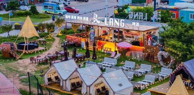 这里是青岛｜青岛金沙滩“迷你啤酒节”在青岛西海岸新区金沙滩啤酒城启幕