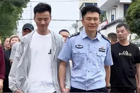 刚出生就“夭折”！没想到，33年后儿子竟“死而复生”图片