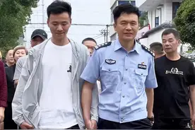 刚出生就“夭折”！没想到，33年后儿子竟“死而复生”图片