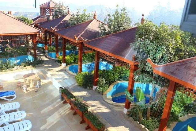 滇中藏不住了！楚雄21℃暖冬，一半是山水秘境，一半是舌尖热辣