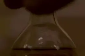 2名13岁女生将混合液倒入同学水杯中，多名同学出现不适，警方通报！图片