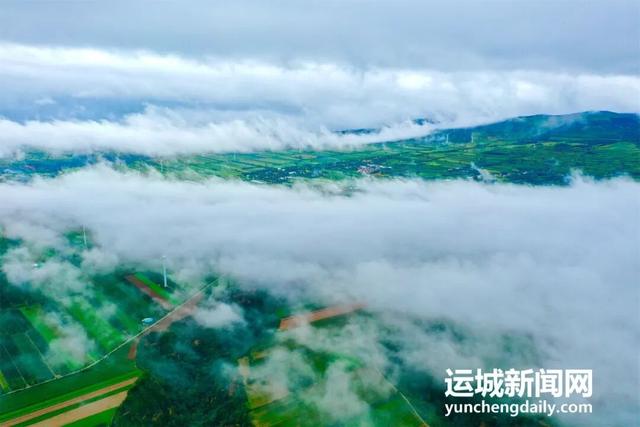 雨洗河东千峰翠　云裁运城万缕纱