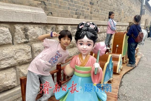 一年四季 泉在济南丨雨过天晴 济南上新街假期尾声引客来
