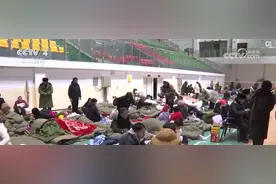 巡诊、取暖炉、供水……保障工作就位 地震灾区群众得到妥善安置图片