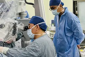 面瘫发病年轻化，近三成留有后遗症，神经损伤全新修复手术技术亮相国际学术会议图片