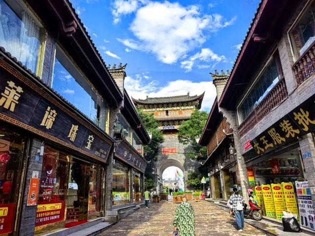 昭通古城焕新记⑦丨从避暑客到“古城推介官”