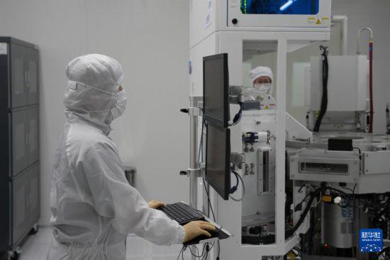 走进上海交通大学无锡光子芯片研究院