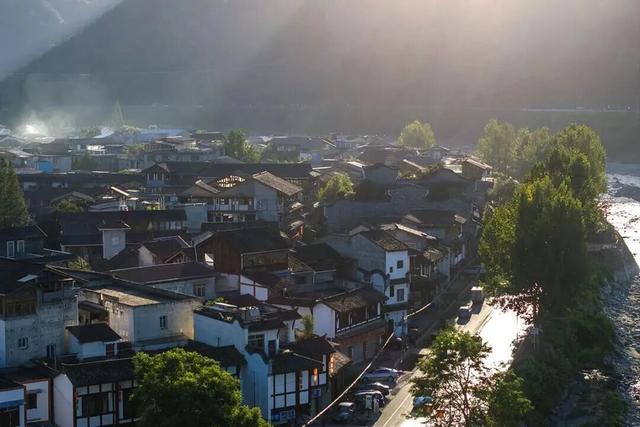 肥肠粉必须配军屯锅魁·····这对CP太好磕