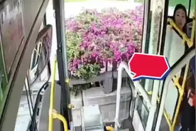 路遇面包车起火，“飞奔哥”拿起灭火器就冲了过去！图片