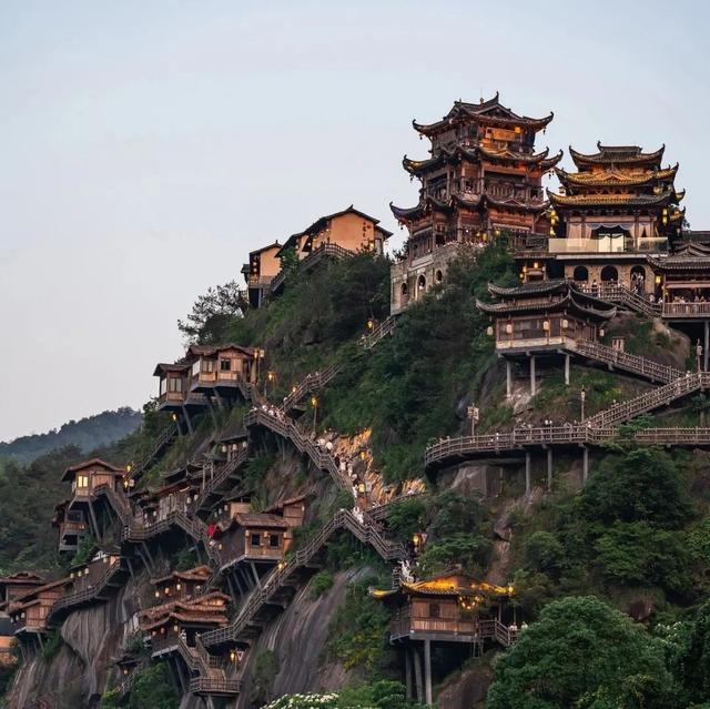 赏篁岭晒秋、夜游仙谷，这条江西秋色纯玩之旅专为你而定制！