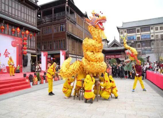 舞龙大会、民俗踩街、民俗展演、互动市集......安福县2026年喜迎新春文艺展演暨第四届民俗文化庙会预告来袭！