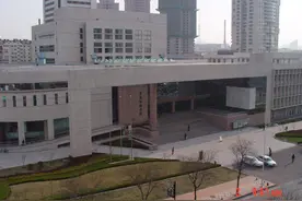 人文青岛|阅见百年 不负春光——青岛市图书馆建馆百年，再现岁月沧桑，感受阅读时光图片