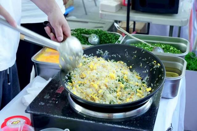 集市“享”滋味，双城“足”够嗨，“苏超”点燃常盐文旅消费热