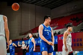 决赛中赢得“湖南德比”，长沙明德男篮问鼎全国总冠军！图片