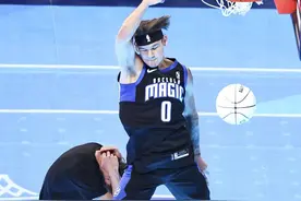 进不了NBA的麦克朗更救不了扣篮赛图片