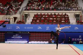 艺术体操全锦赛：王子露强势夺得个人全能冠军图片