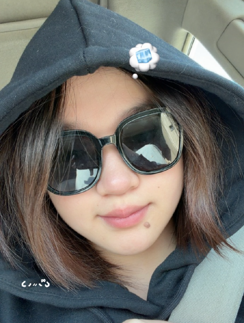 全红婵留长发，以“美少女	”造型摘草莓	，身形明显变瘦、状态轻松