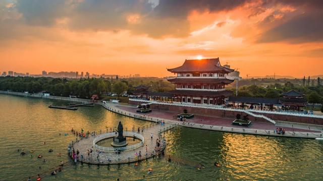 致益阳：山河执笔 绿茵场上竞风流