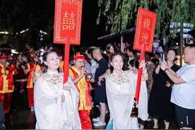 “栖”望梅好·迎良缘，锣鼓喧天—塘栖有囍，这场水乡婚礼火出圈图片