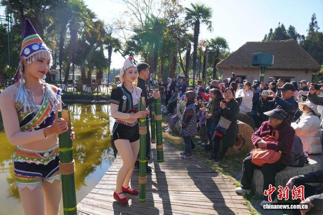 云南昆明：游客“十月年”沉浸式体验哈尼族文化