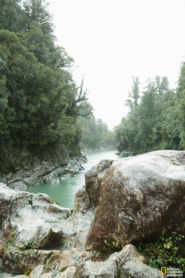 沿新西兰高山观景火车铁路，寻迹毛利玉石文化