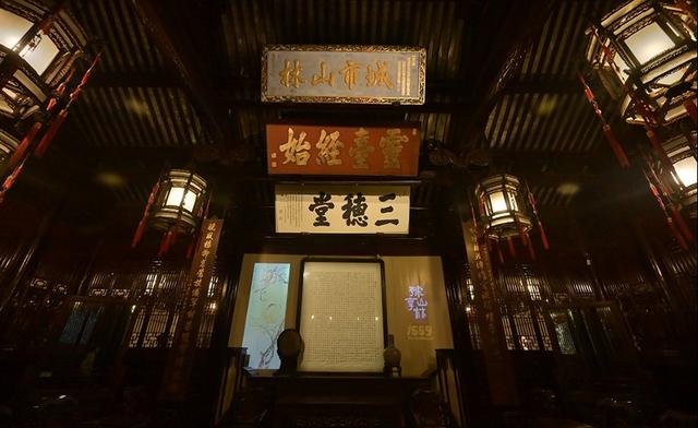 豫园首度开放夜游，从“豫享山林”到“豫见好礼”的文旅商体展新范式