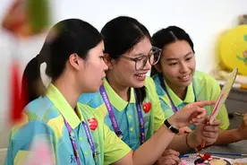 志愿者：亚运赛场的“无名英雄”图片