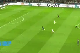 尴尬😅登贝莱半单刀射门离谱打飞，自己也懊恼不已图片