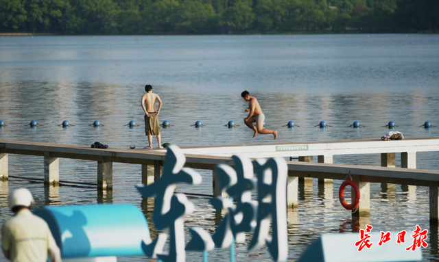 逐浪、纳凉，体验东湖夏日亲水盛宴