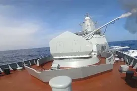 俄海军在印度洋东部进行实弹演习图片