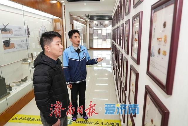 在济南市中医药文化博物馆，对话千年本草智慧