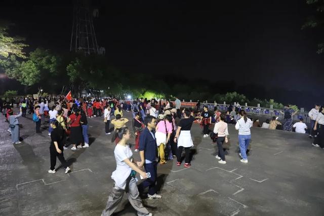 登高迎重阳！今夜，增城近3000人登高蕉石岭！