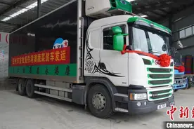 四小时直达 广西贺州启动供港蔬菜直通车图片