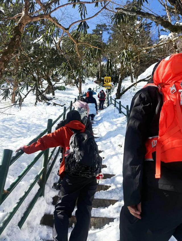 等雪来！瓦屋山绝望坡雪后挑战 UP + 趣味 UP，徒步党速冲！