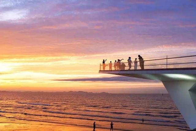 天与海之间的温热休止符：在烟台，泡着温泉看大海