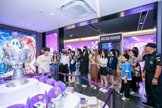 这个双节假期，海门消费市场一片火热……