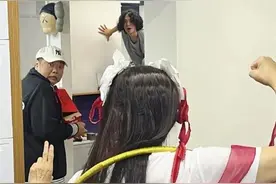 周星驰cos哪吒造型，连发10遍“我要看《哪吒2》”，导演饺子在片中多次致敬“星爷”图片