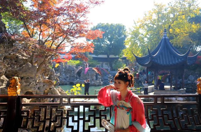 江苏苏州：古典园林狮子林景色美