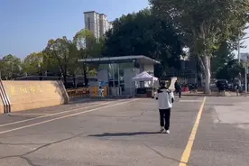 襄阳公安局长约见倒卖出生证明事件举报人，警方已控制涉事医院负责人视频封面