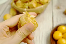 三伏天，脆脆甜甜小水果，一口一个！哈尔滨姑娘果，带芒果奶香；新疆三色葡萄，清爽甘甜图片