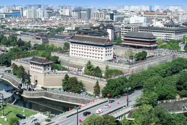 一键收藏！中秋遇国庆，带上这份攻略畅游曲江！