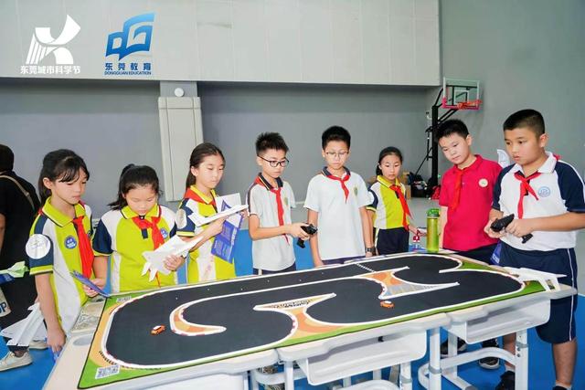 AI“后浪”集结！2025年东莞市中小学生科技节启动