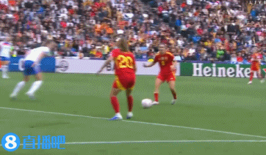 卫冕女足欧洲杯！英格兰1-1点球3-1西班牙 邦马蒂失点凯莉制胜罚