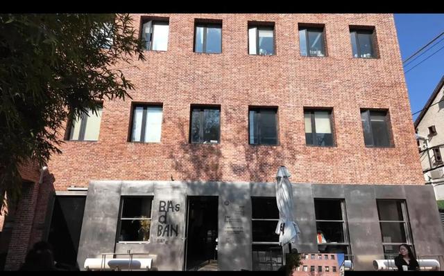 气温重回20℃！这个双休日，在愚园路的光影里，慢享秋日静好！→