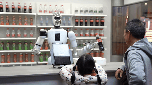 2025世界动力电池大会丨人形机器人、无人售卖太空舱……“宜宾芯”解锁AI生活！