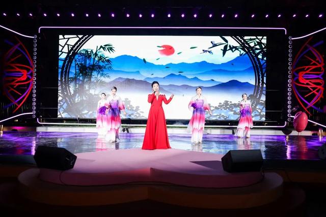 “相约滨海之夏”广场文化系列活动闭幕式暨“玉兰枝头听江南”江南民歌展演顺利举办